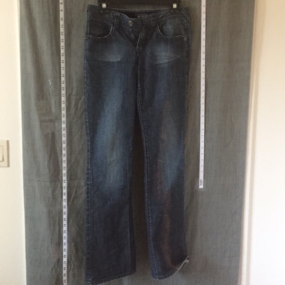 Elie Tahari flared jeans size 4 or 28